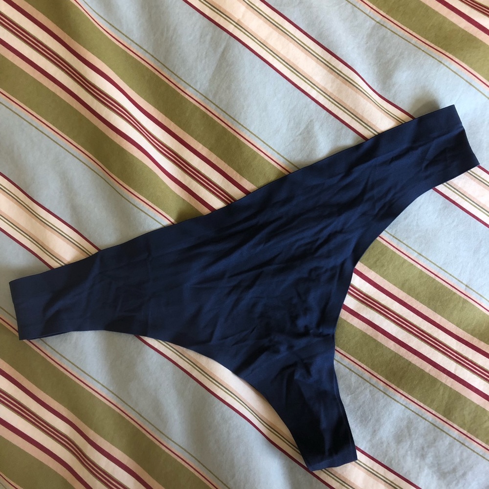 NWOT navy blue L i <3 milan thong